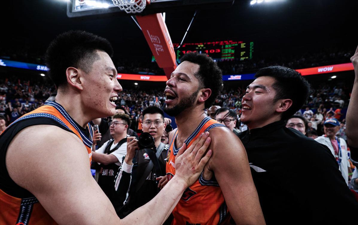 开云体育-辽篮新外援合格，赵继伟有两帮手，杨鸣回归有1个障碍