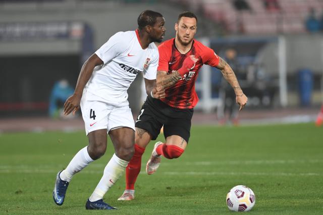 全站官方平台-亚泰英超铁卫贡献惊人数据 全中超仅他能撞飞阿瑙